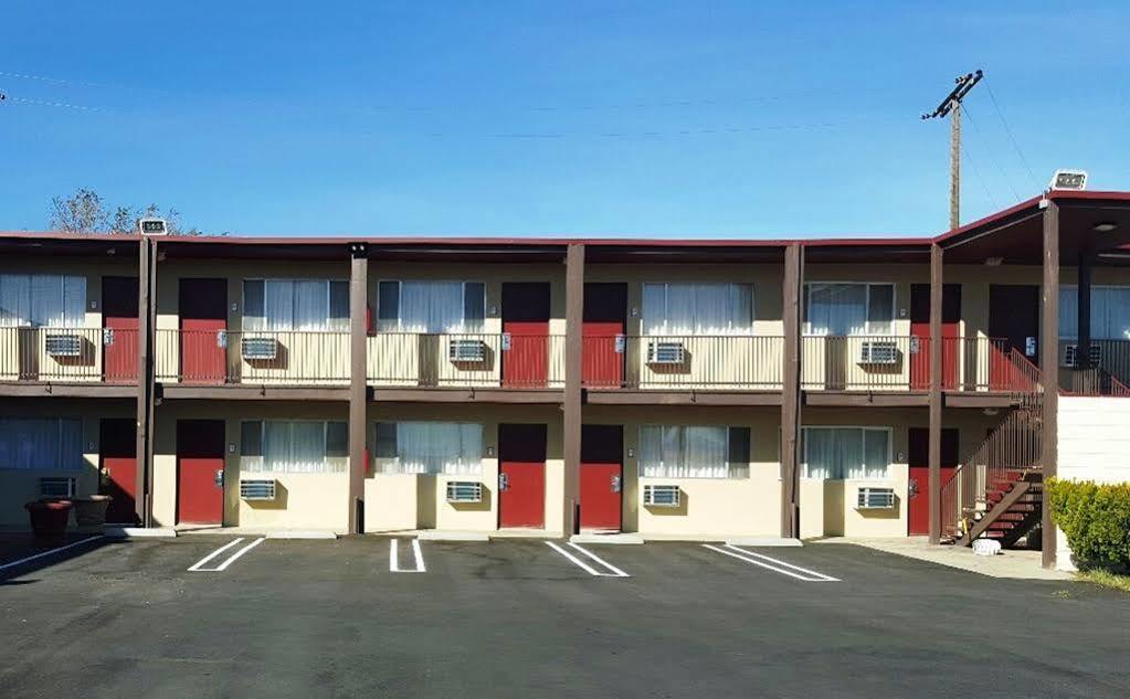 Red Roof Inn Mojave Exteriör bild